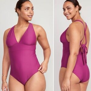 Old Navy V-Neck One Piece Swimsuit Women’s Size 3X NEW